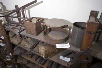 Wooden model of crane, pulley attached. James Watt's Garret workshop record photography. © The Board of Trustees of the Science Museum. Wooden model of crane, pulley attached. James Watt's Garret workshop record photography. © The Board of Trustees of the Science Museum.